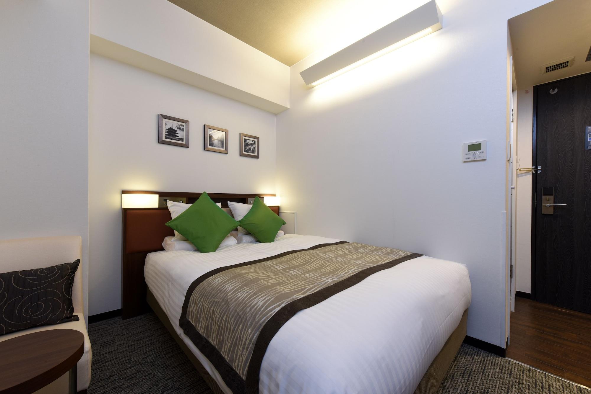 Hotel Mystays Shin Osaka Conference Center Екстер'єр фото